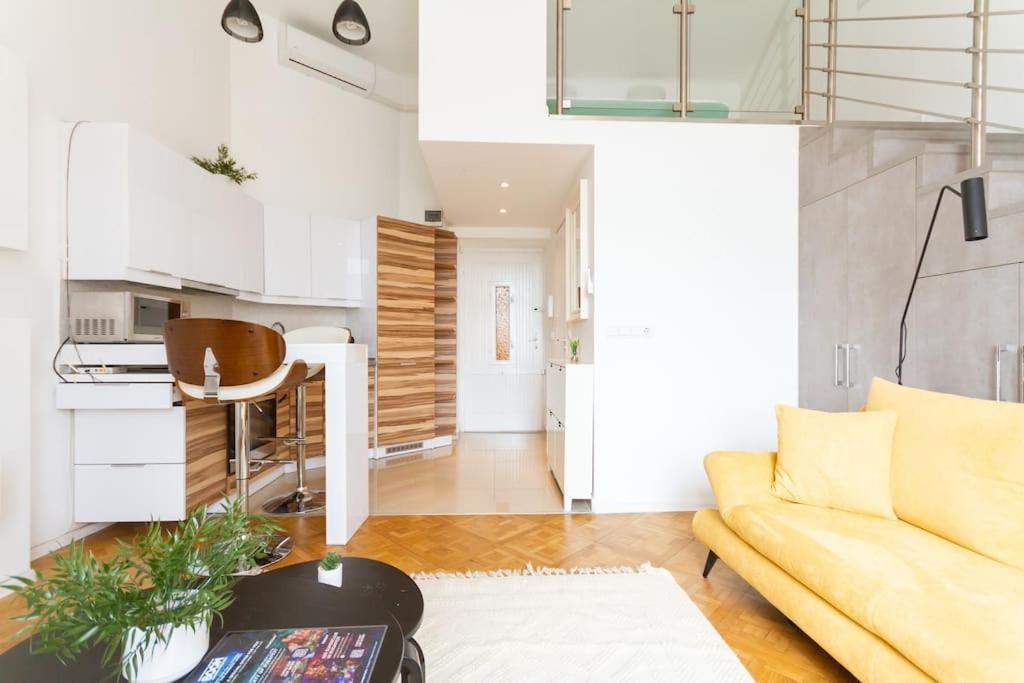 Bright Design Riverside Studio By Nw Budapest Esterno foto