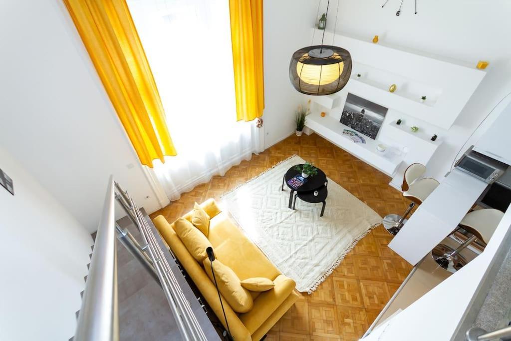 Bright Design Riverside Studio By Nw Budapest Esterno foto