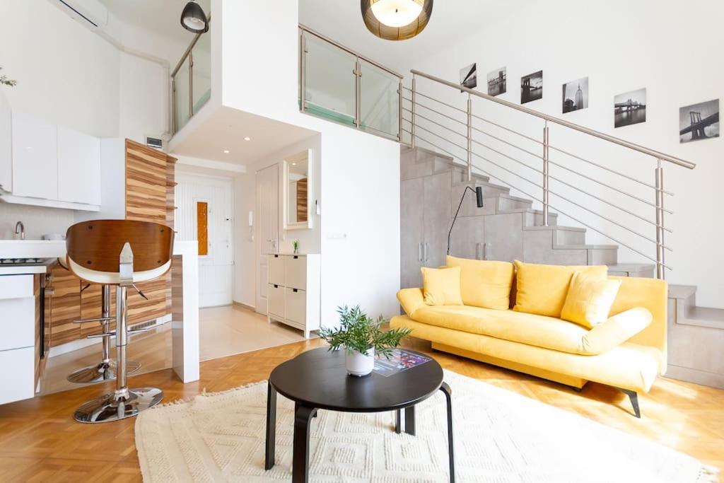 Bright Design Riverside Studio By Nw Budapest Esterno foto