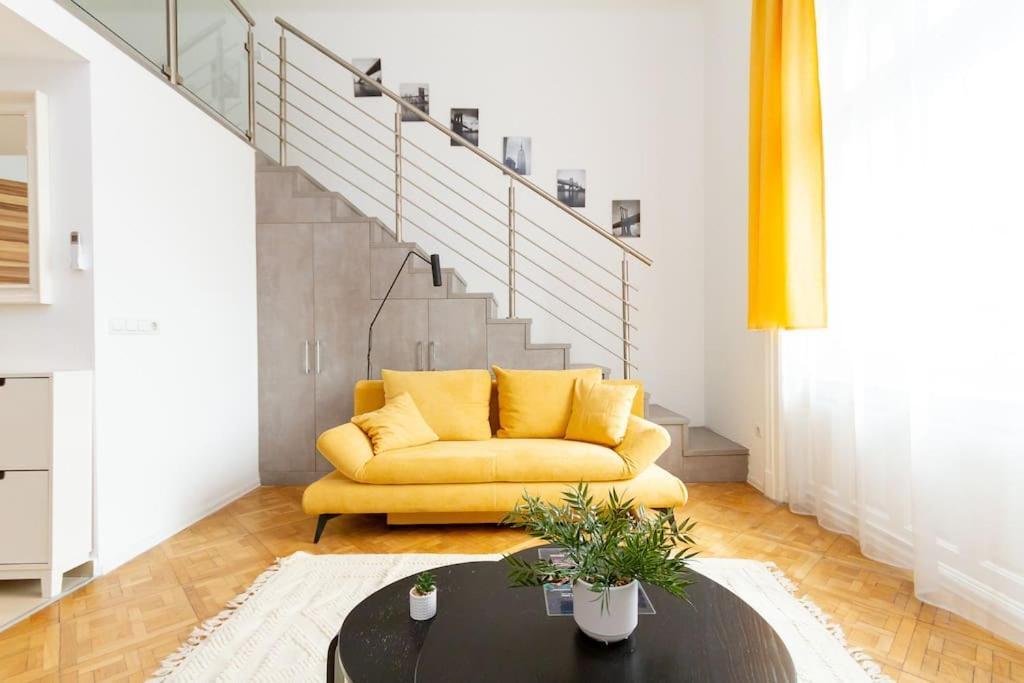 Bright Design Riverside Studio By Nw Budapest Esterno foto